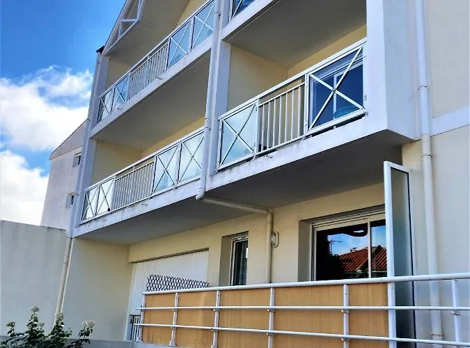 Brise Marine レ・サ​​ーブル・ドロンヌ